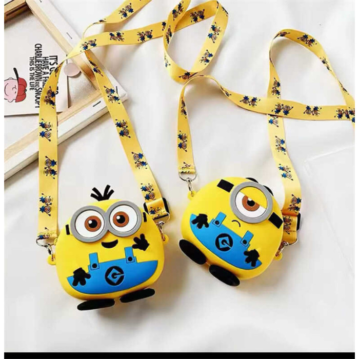 Сумочка герой, розмір 13х8х12 см, 1 відділення на блискавці, регульована довжина лямки, в п/е /240/