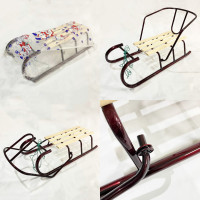 Санки дитячі з відкидною спинкою та посиленою передн. част. БОРДО (4 поздовжні планки сосна)в упак Санки дитячі з відкидною спинкою та посиленою передн. част. БОРДО (4 поздовжні планки сосна)в упак