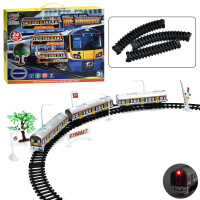 Залізниця 462см, локомотив, 2 вагони, звук, світло, дорожні знаки, 24дет, на бат-ці, в кор-ці, 45,5-35,5-6,5см /18/ Залізниця 462см, локомотив, 2 вагони, звук, світло, дорожні знаки, 24дет, на бат-ці, в кор-ці, 45,5-35,5-6,5см /18/